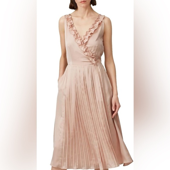 Great Jones Dresses & Skirts - Great Jones Ruffle V Neck Pale Pink Blush Dress Size 6
